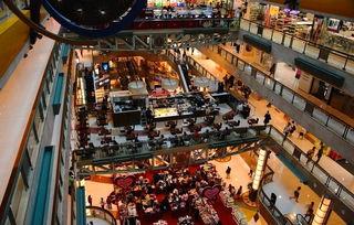 中国网红新加坡商场老板,中国网红老板的商业传奇